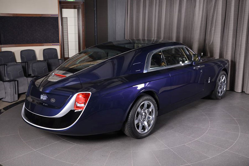 Rolls-Royce Sweptail 12,8 triệu USD xuất hiện tại đại lý